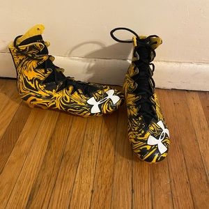 Men’s size 8 Under Armour Clutch Fit Cleats